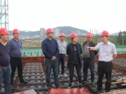 张进张清霜督查医疗机构环保工作