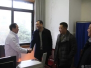 德江县人民医院除夕慰问医务人员和住院病人