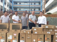 德江县人民医院捐赠12台电脑助力县第八小学开学
