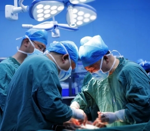 15岁男孩睾丸坏死遗憾切除 只因做错这些事