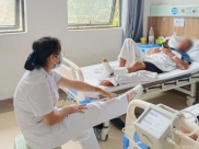 “言传+身教” 介入科护理手把手指导康复训练 专业暖人心
