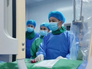 “杭州老哥”德江突发脑梗死！德医卒中团队毫米级取栓