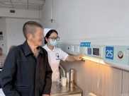别小看床头那盏灯：胸痛中心病房这条提醒，救的是“起夜那一跤”